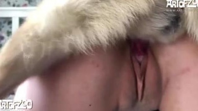 Русские девушки трахаются с собаками. Зоо порно сборник из России
